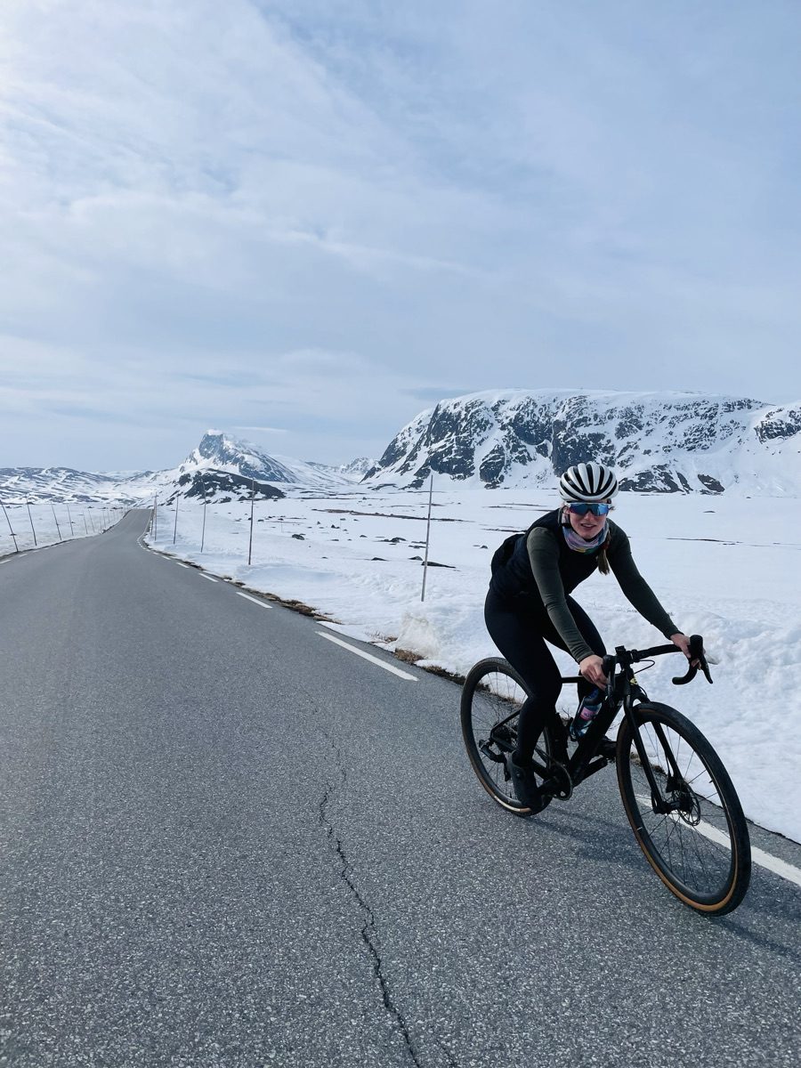 Sykkeltur i fjellandskap